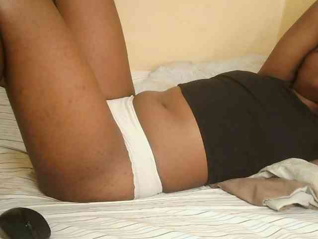 Cute-latasha webcam