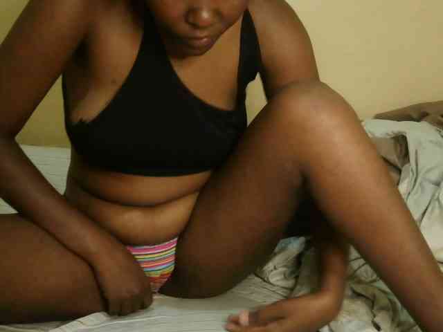 Cute-latasha webcam
