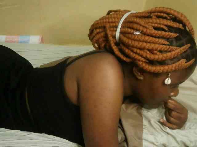 Cute-latasha webcam
