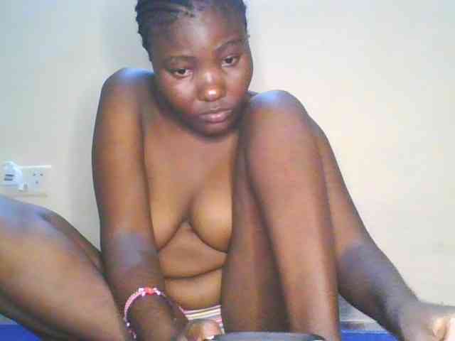 Cute-latasha webcam