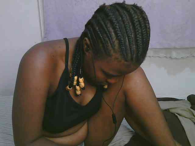 Cute-latasha webcam