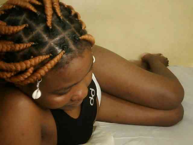 Cute-latasha webcam