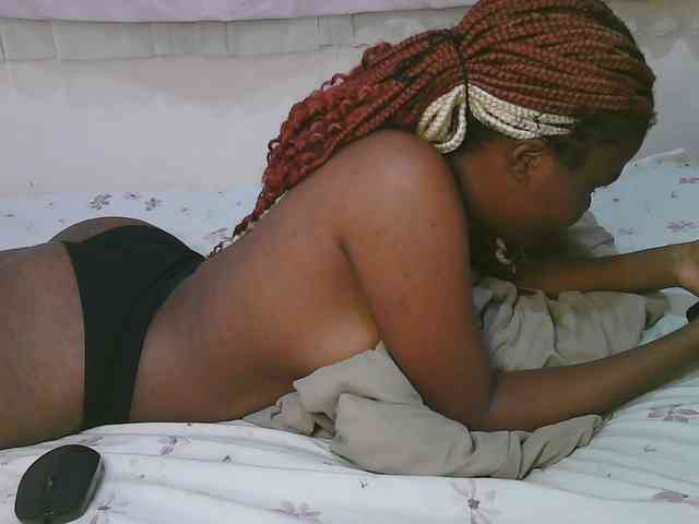 Cute-latasha webcam