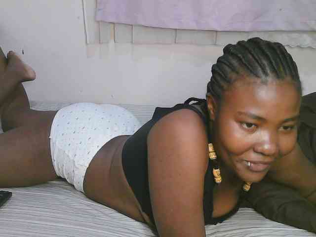 Cute-latasha webcam