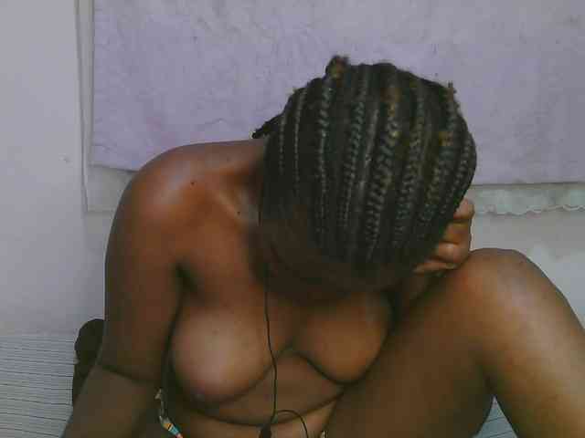 Cute-latasha webcam