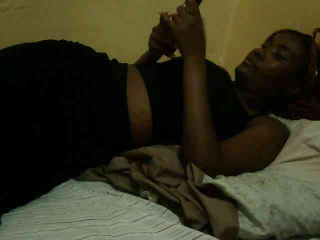 Cute-latasha webcam