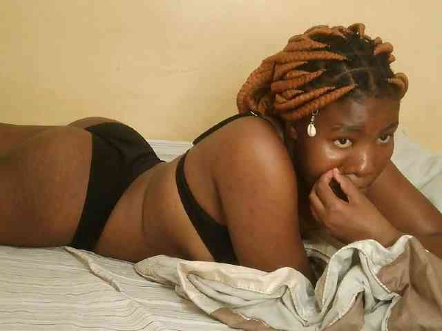 Cute-latasha webcam