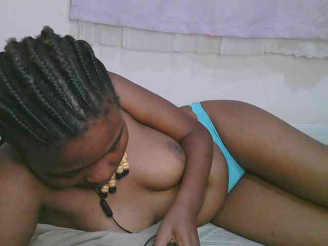 Cute-latasha webcam