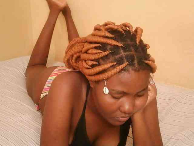 Cute-latasha webcam