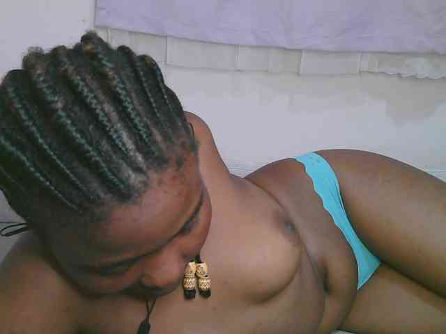 Cute-latasha webcam