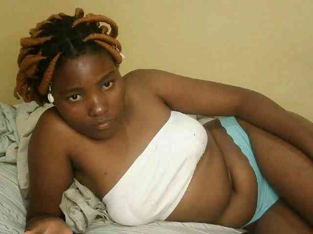 Cute-latasha webcam