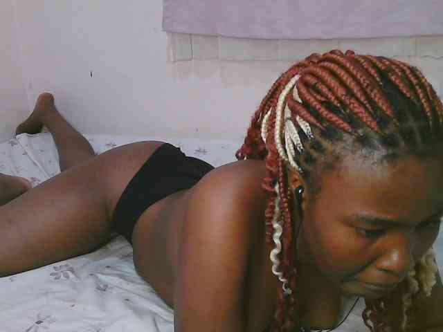 Cute-latasha webcam