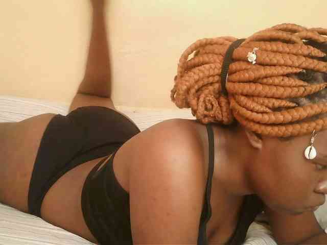 Cute-latasha webcam