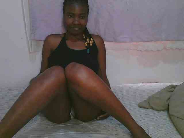 Cute-latasha webcam