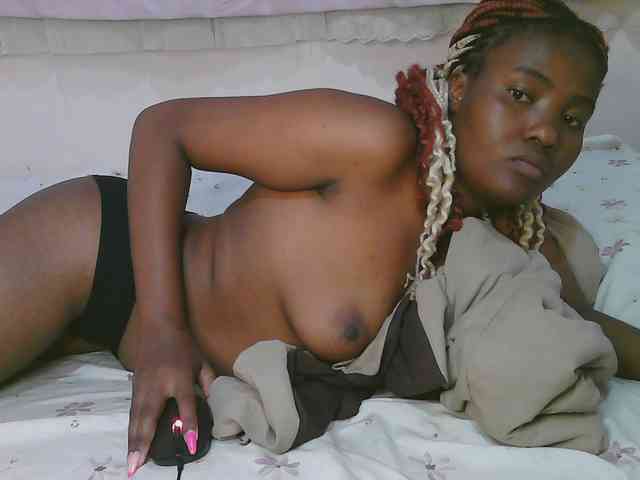 Cute-latasha webcam