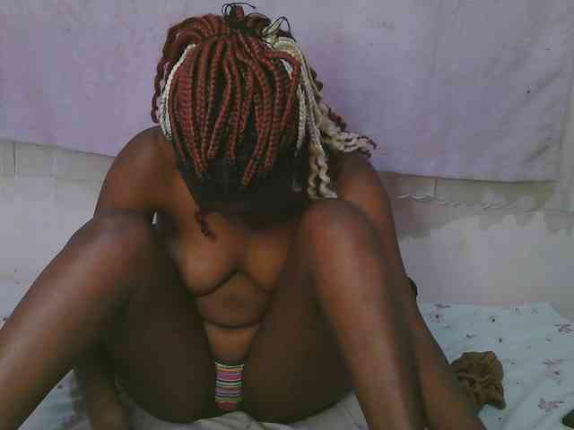 Cute-latasha webcam