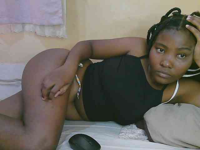 Cute-latasha webcam