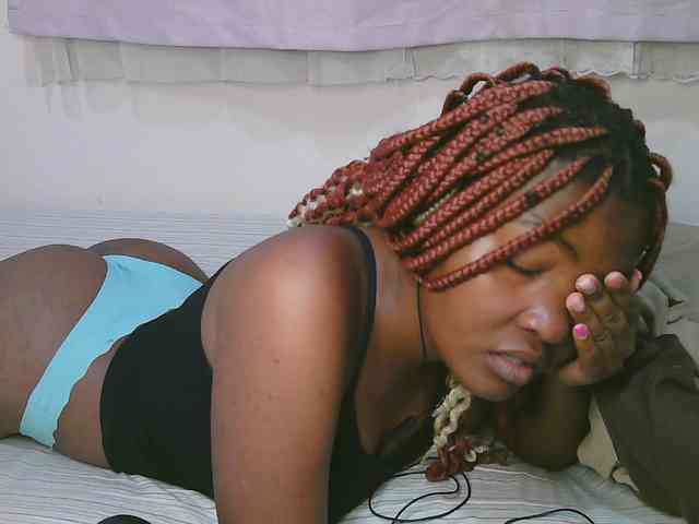 Cute-latasha webcam