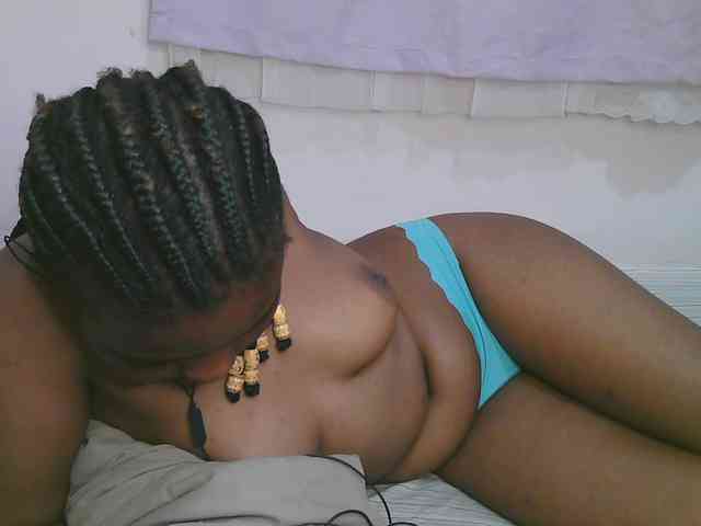 Cute-latasha webcam
