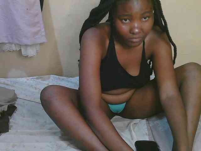 Cute-latasha webcam