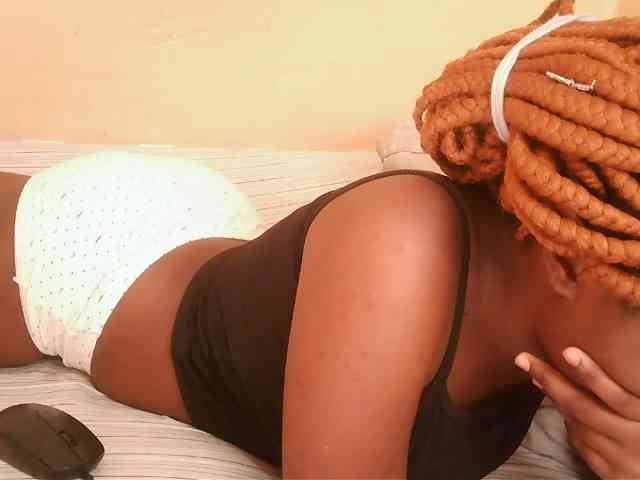 Cute-latasha webcam