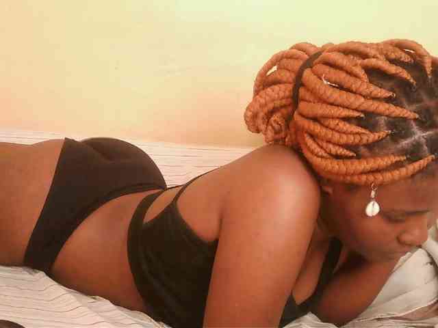 Cute-latasha webcam