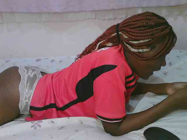 Cute-latasha webcam
