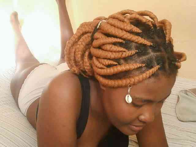 Cute-latasha webcam