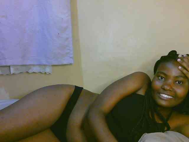 Cute-latasha webcam