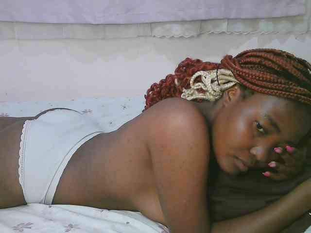 Cute-latasha webcam