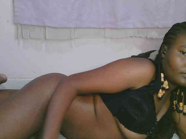Cute-latasha webcam