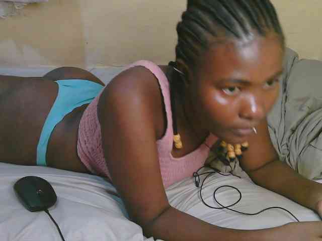 Cute-latasha webcam