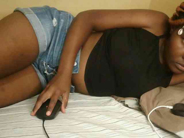 Cute-latasha webcam