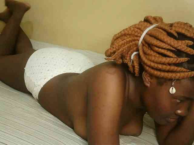 Cute-latasha webcam