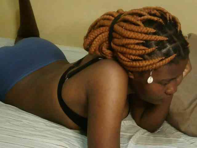 Cute-latasha webcam