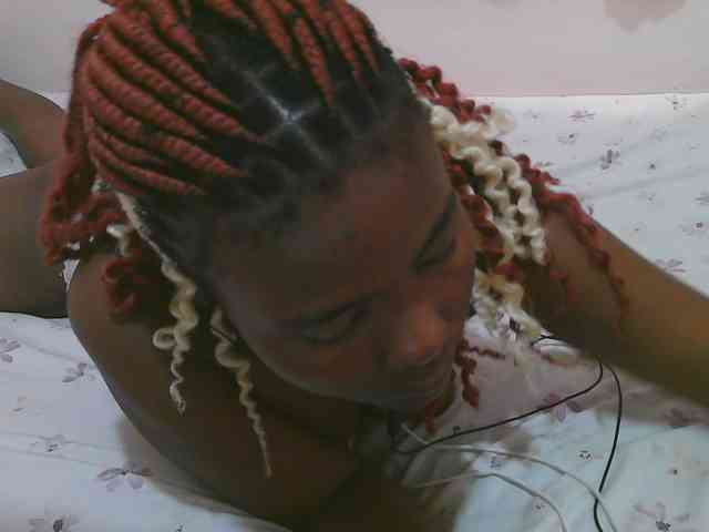 Cute-latasha webcam