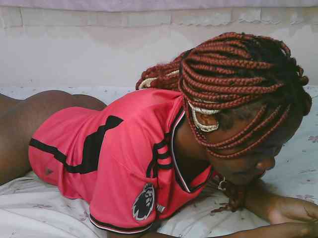 Cute-latasha webcam