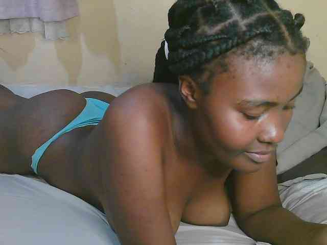 Cute-latasha webcam