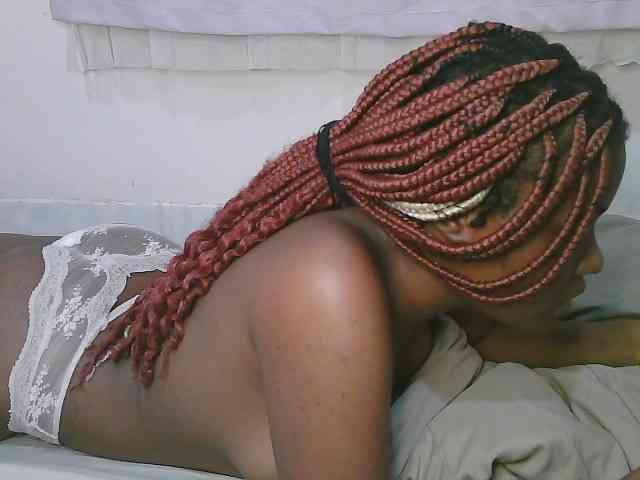 Cute-latasha webcam