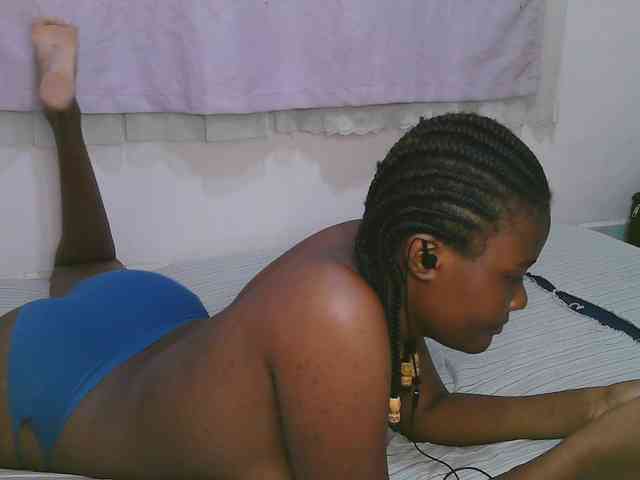 Cute-latasha webcam