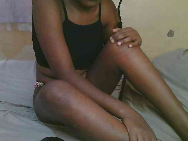 Cute-latasha webcam