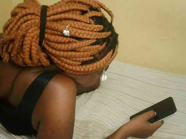 Cute-latasha webcam