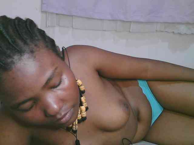 Cute-latasha webcam