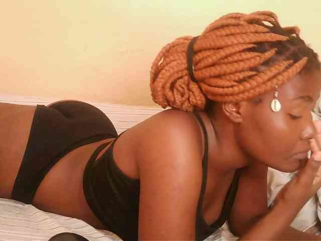 Cute-latasha webcam