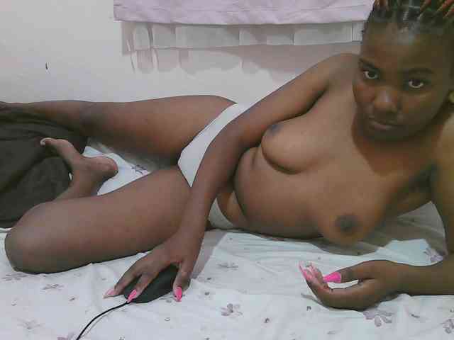 Cute-latasha webcam