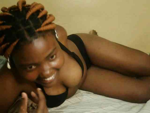 Cute-latasha webcam