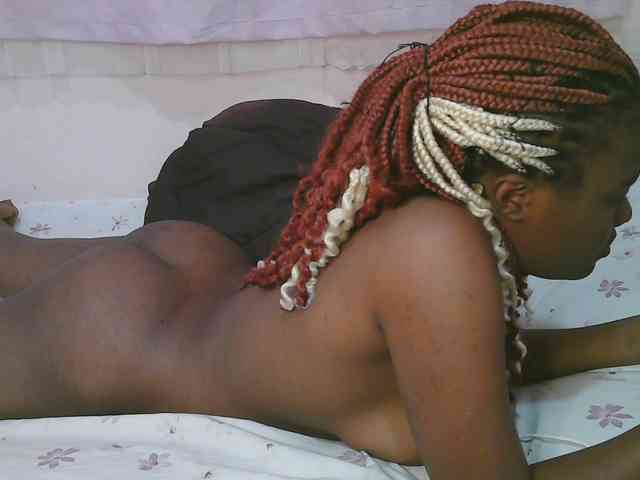 Cute-latasha webcam