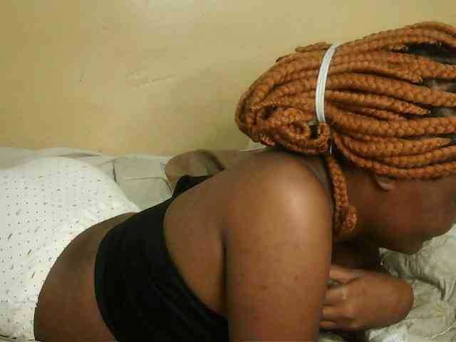 Cute-latasha webcam