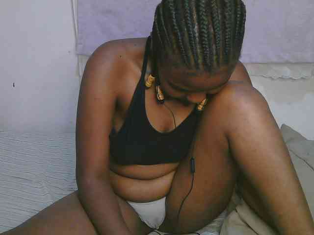 Cute-latasha webcam
