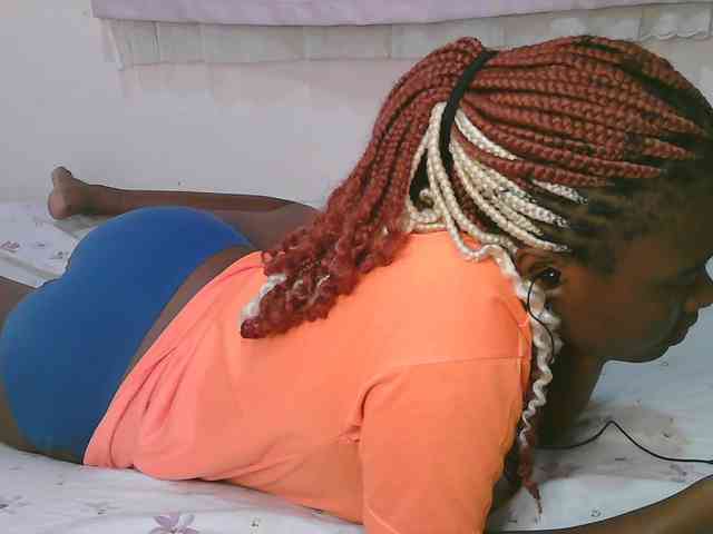 Cute-latasha webcam